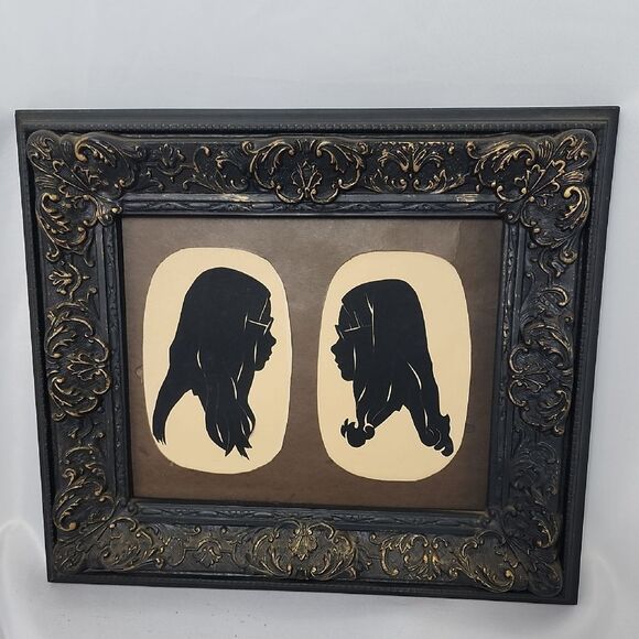 Vintage 70's Silhouettes In Vintage Ornate Black Frame With Brushed Brass Tone - Picture 1 of 8